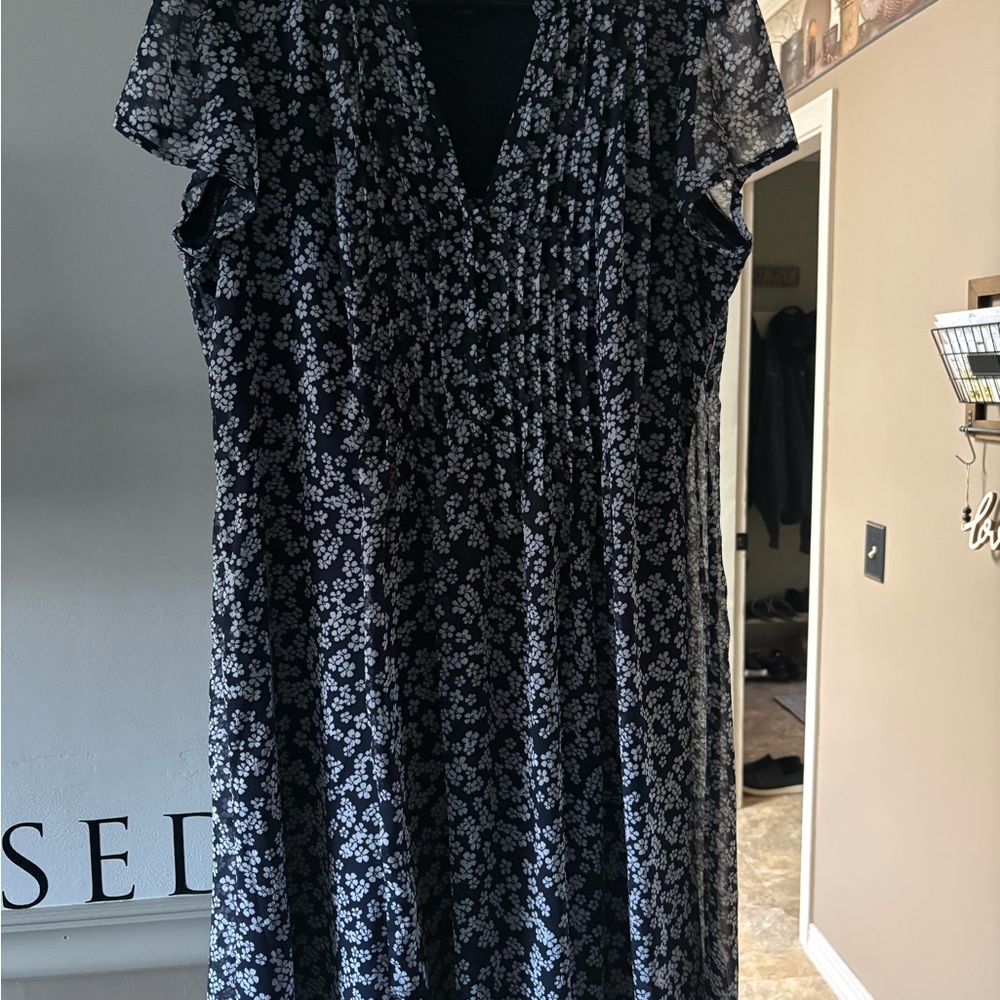 MSK Petite navy blue with white flowers dress size 14p